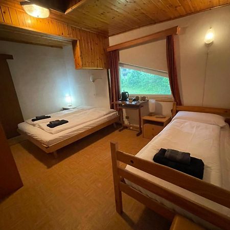 Pera Picchio Rosso - Stanza Privata Con Bagno In Val Di Fassa酒店 外观 照片