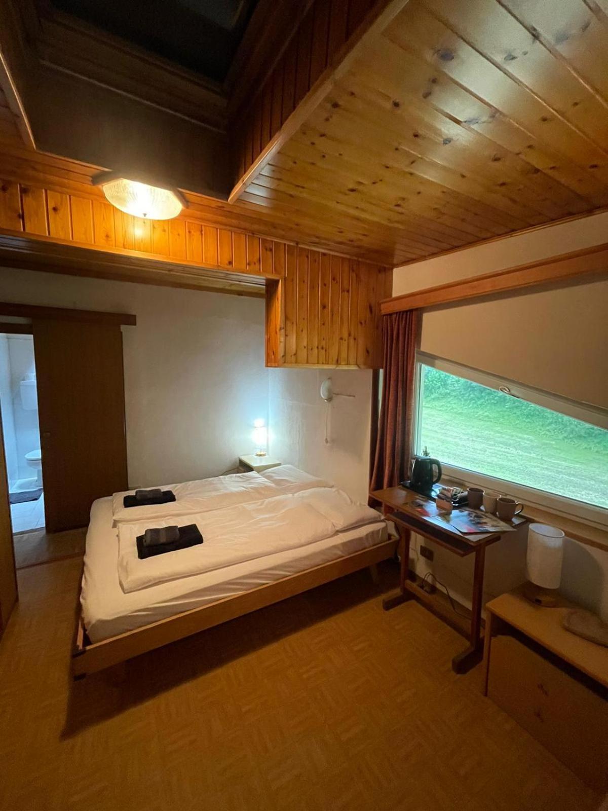 Pera Picchio Rosso - Stanza Privata Con Bagno In Val Di Fassa酒店 外观 照片