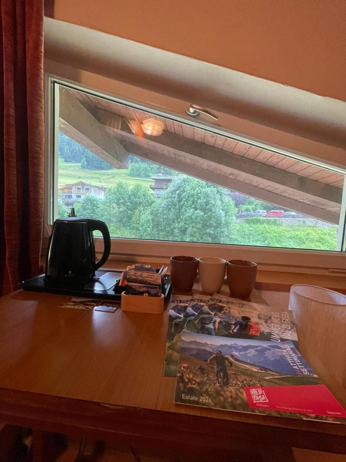 Pera Picchio Rosso - Stanza Privata Con Bagno In Val Di Fassa酒店 外观 照片